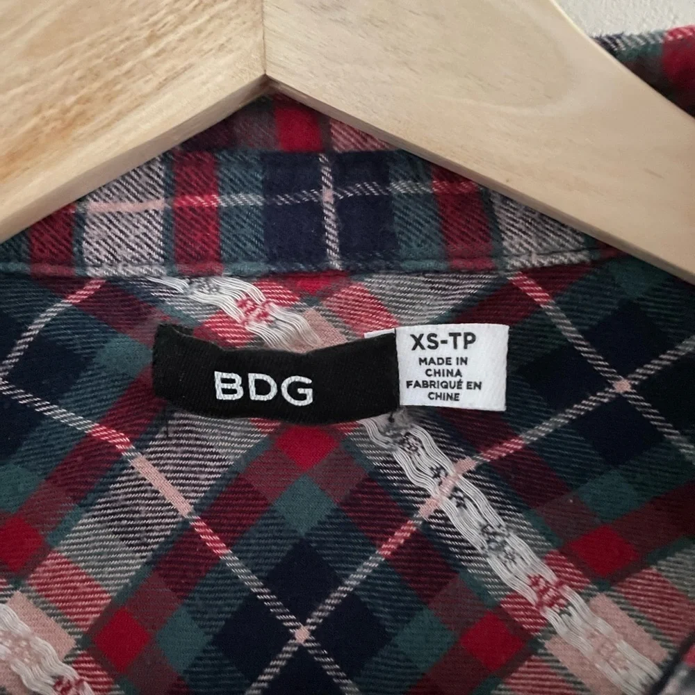 BDG Urban Ourfitters Plaid Button Down - Picture 5 of 6